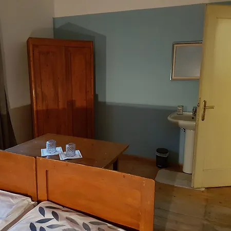 Koman Bed & Breakfast