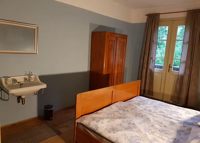 فندق مبيت وإفطار Koman 3*