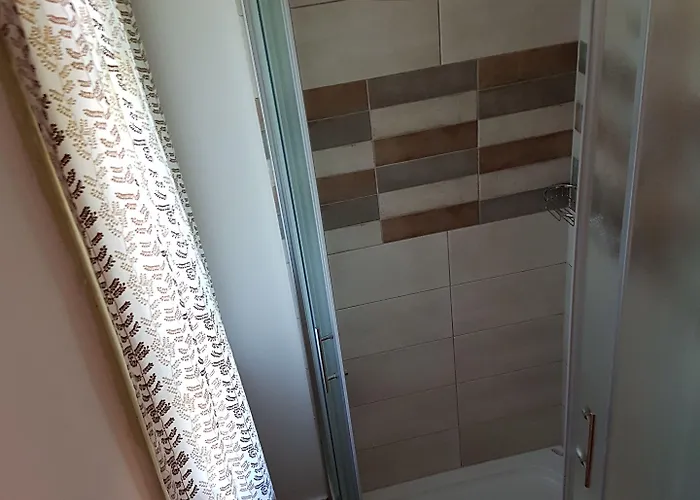 فندق مبيت وإفطار Koman